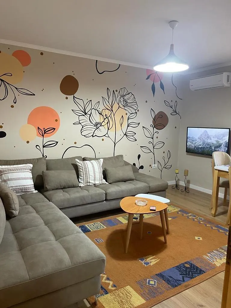 Ges'House Daire Tiran Arnavutluk